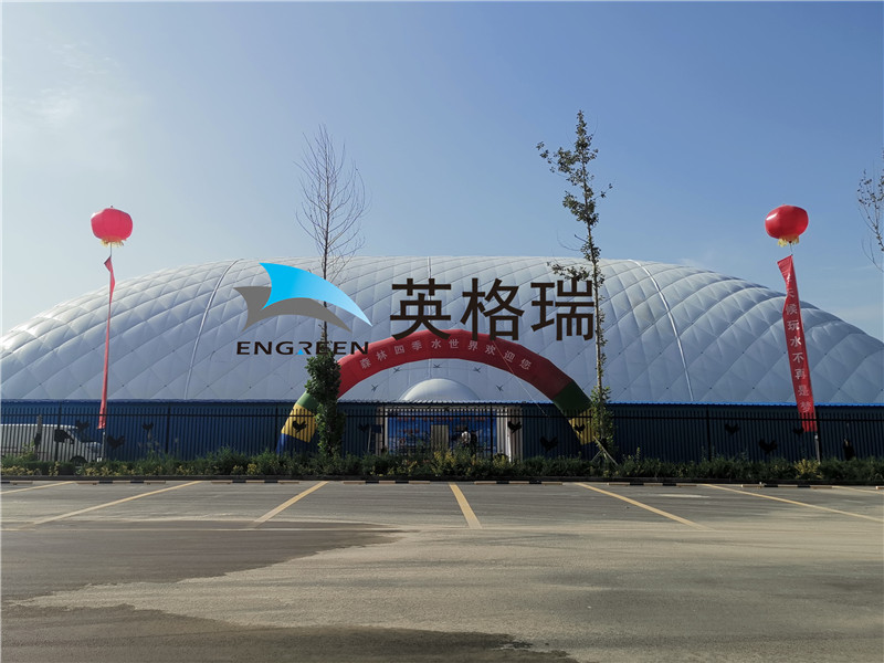 充氣吹起來的午夜电影福利館，耗電量是不是很大呢？